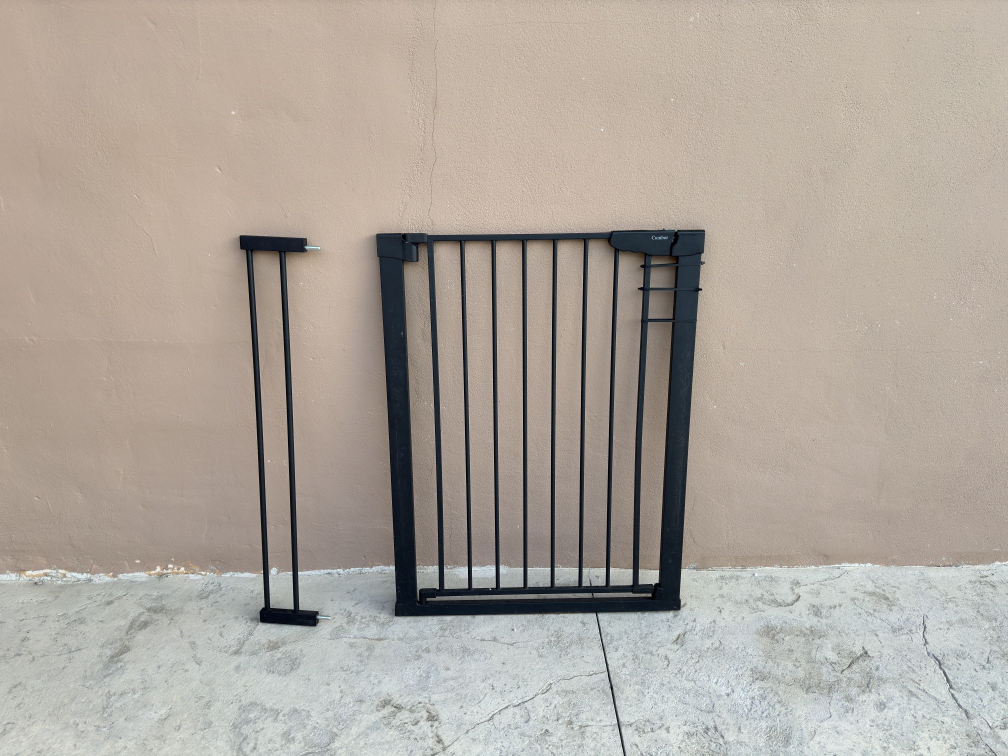 Baby Or Dog Gate  /W Extender 