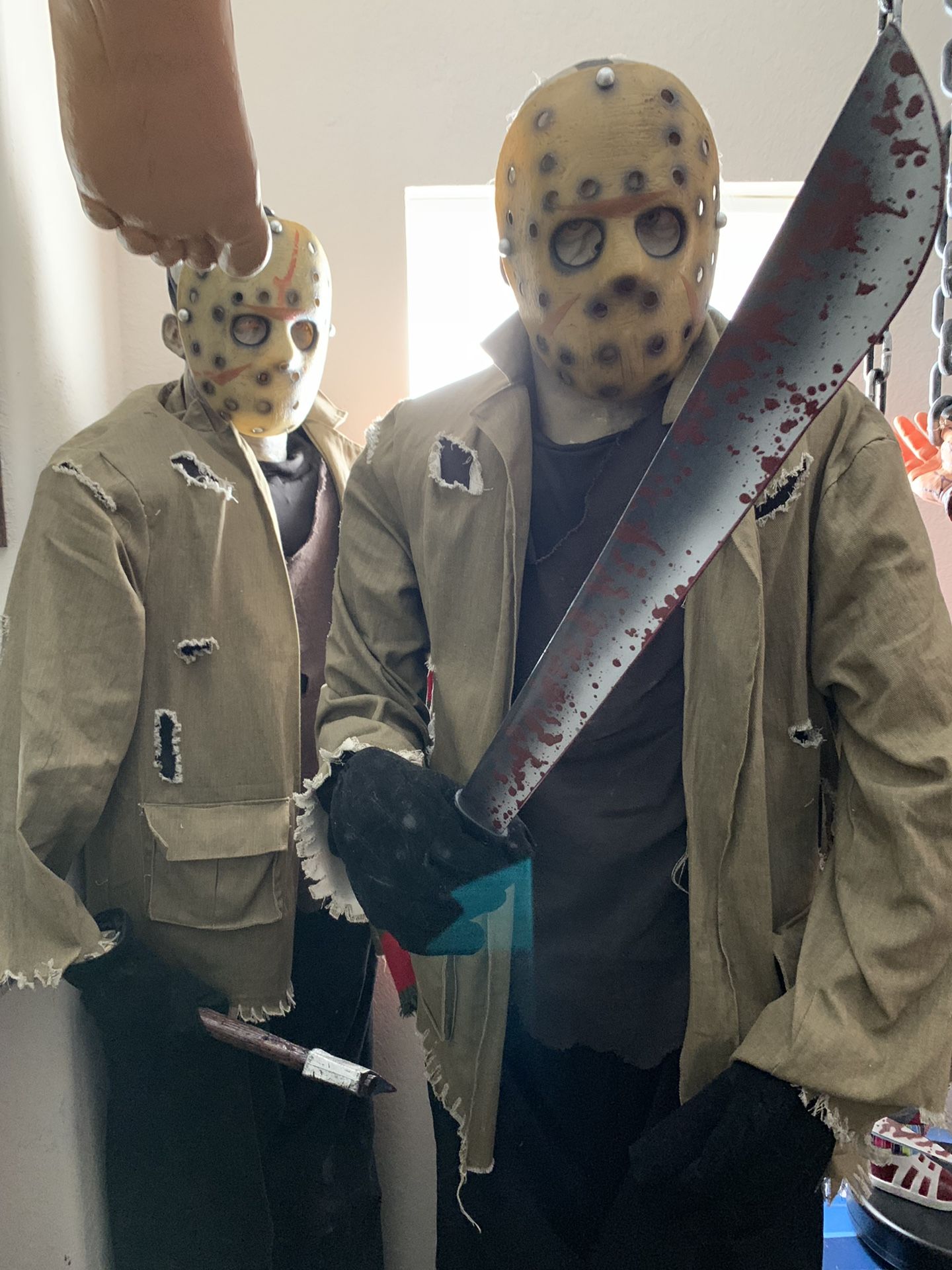 GEMMY LIFE SIZE ANIMATED JASON VOORHEES FRIDAY 13th MOVIE ANIMATRONIC