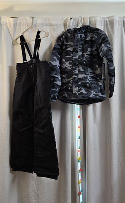 NEW Boy Snow Suit Size XL (14-16).