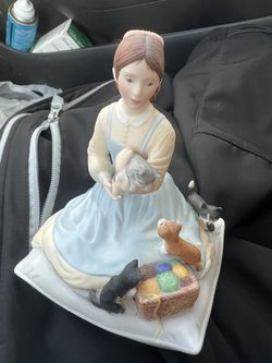 1983 Franklin Mint Beth And Amy From Little Women