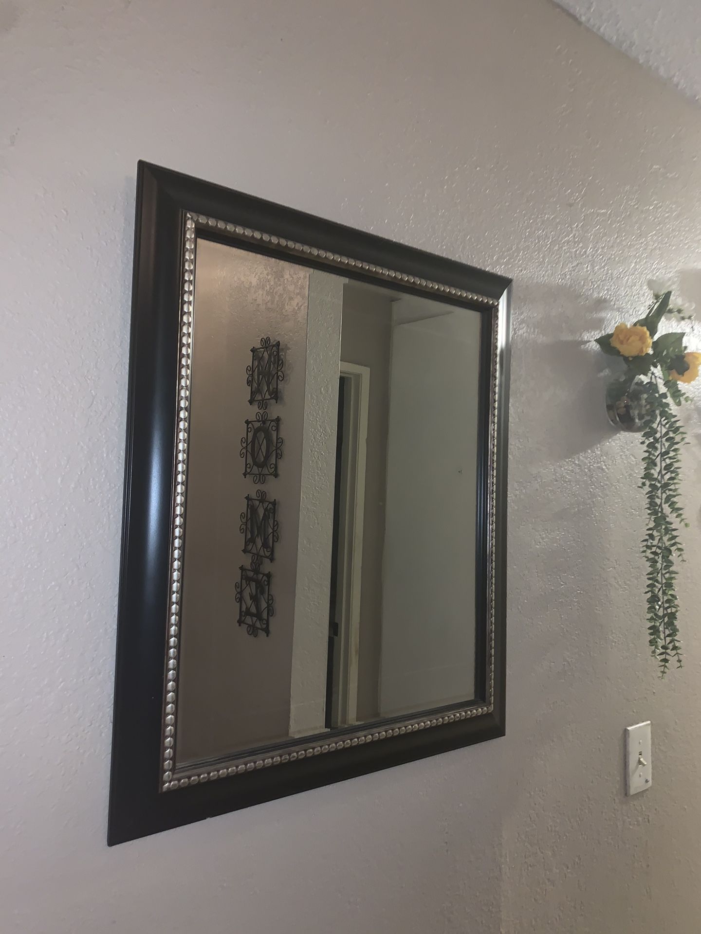 Wall mirror decor