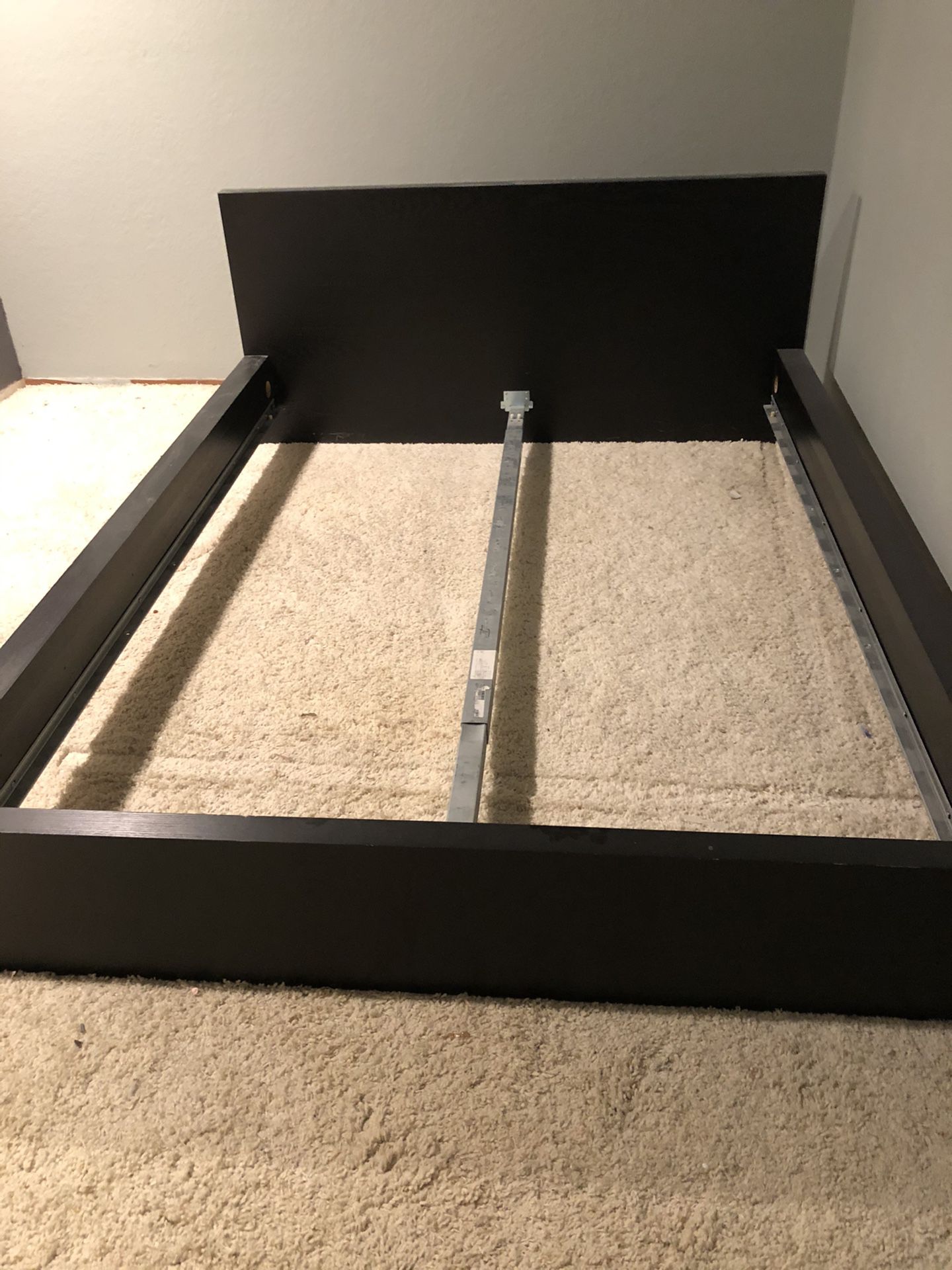 IKEA malm bed frame - Queen