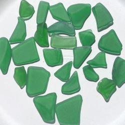 Emerald Green Sea Glass 25 Pieces