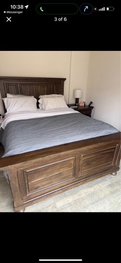 Queen Bed Set - Ashley furniture