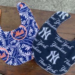New York Yankees and Mets Bibs
