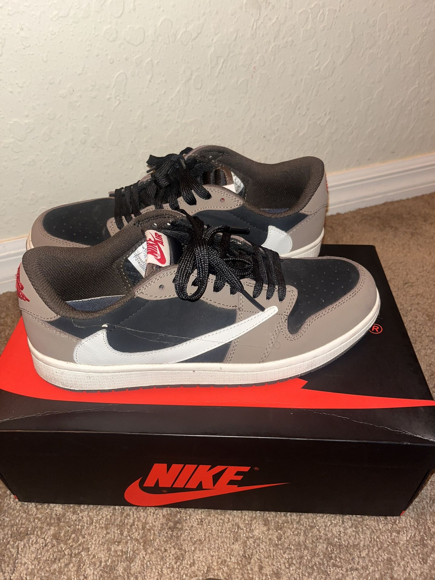 Jordan 1 lows (Cactus jack’s)