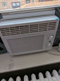 AC window unit
