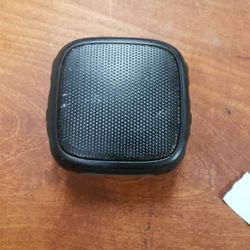 Blackweb BWA18A Rechargeable Bluetooth Speaker
