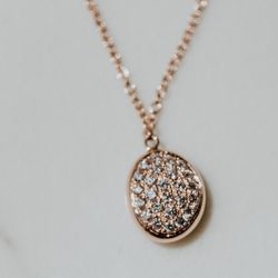 E - Oval Outline Necklace