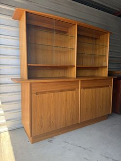 PRISTINE! Danish Teak Buffet with Hutch