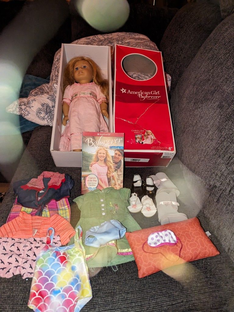 American Girl Doll Caroline Large Lot With 6 Clothing, Book Box With Damage Paperwork And 5 Accessories 