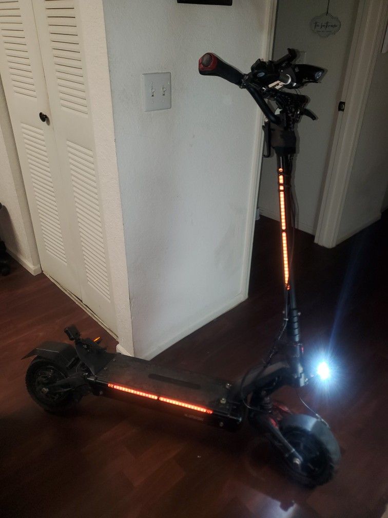 Synergy Cyclone 2000watt Dual Motor Electric Scooter