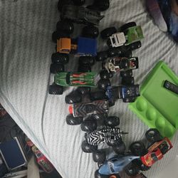 Monster Trucks LOT