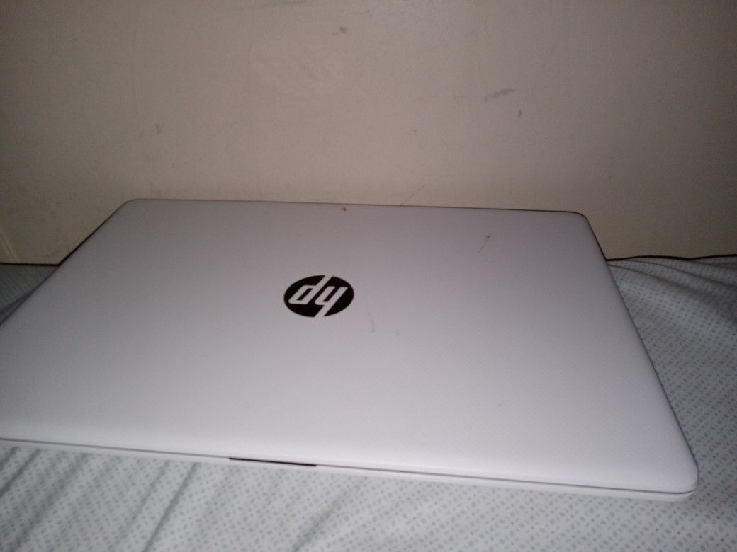 Hp Laptop Model 15-da0037nr