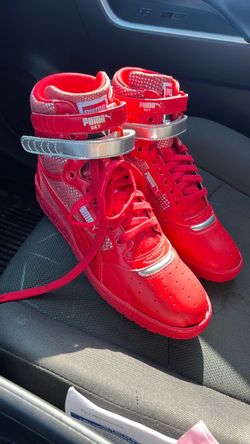 Brand new red pumas