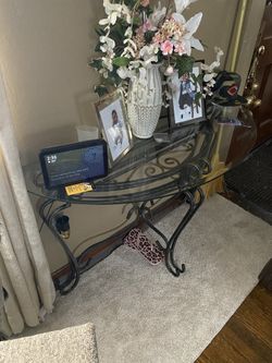 Entryway / Couch Table