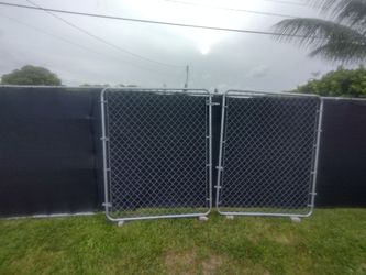 Chain link gates