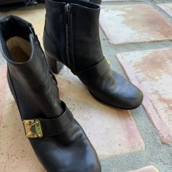 Louis Vuitton Leather Gladiator - Shoes