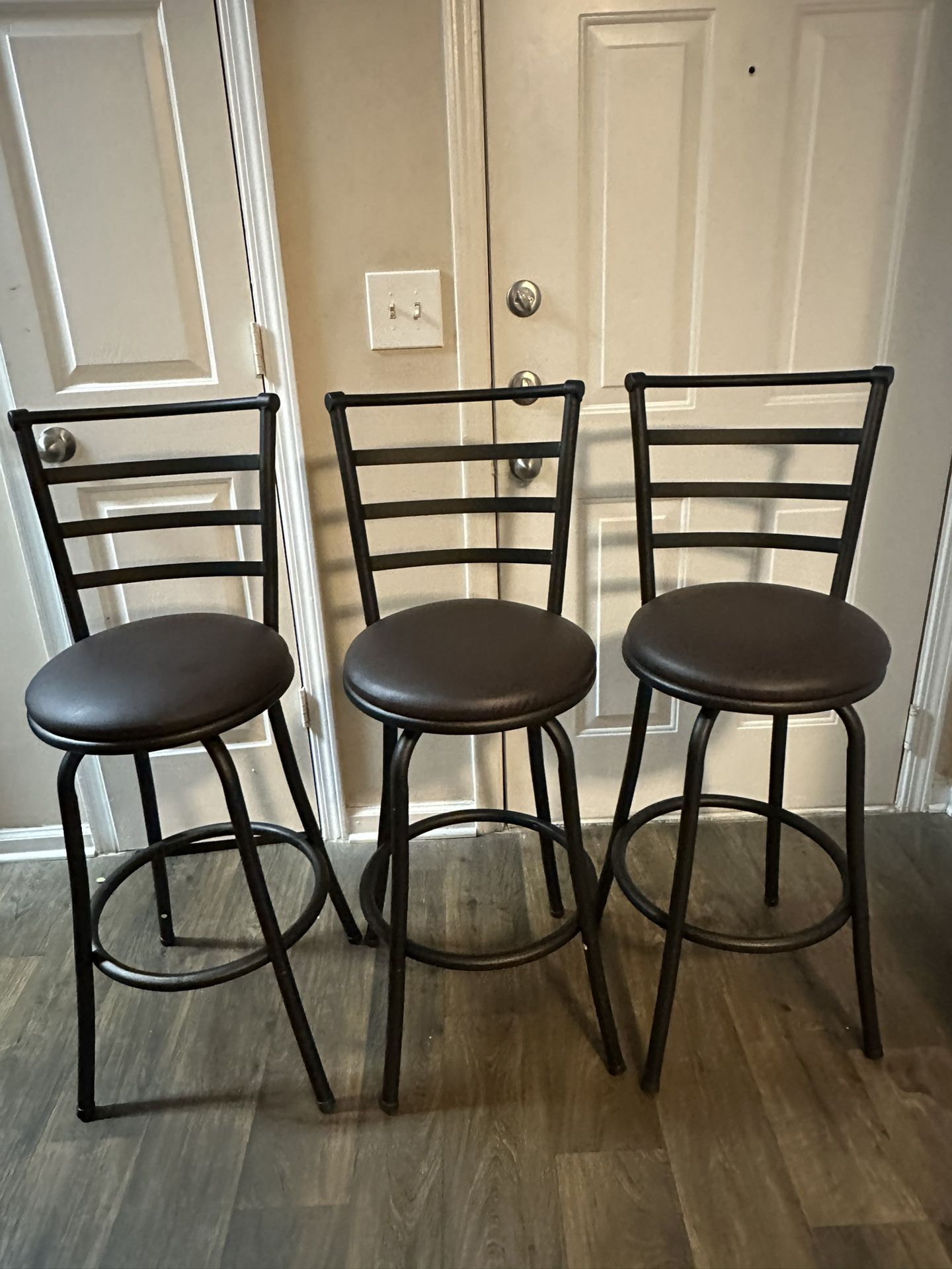 3 Bar Stools