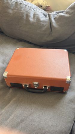 Vinyl record player