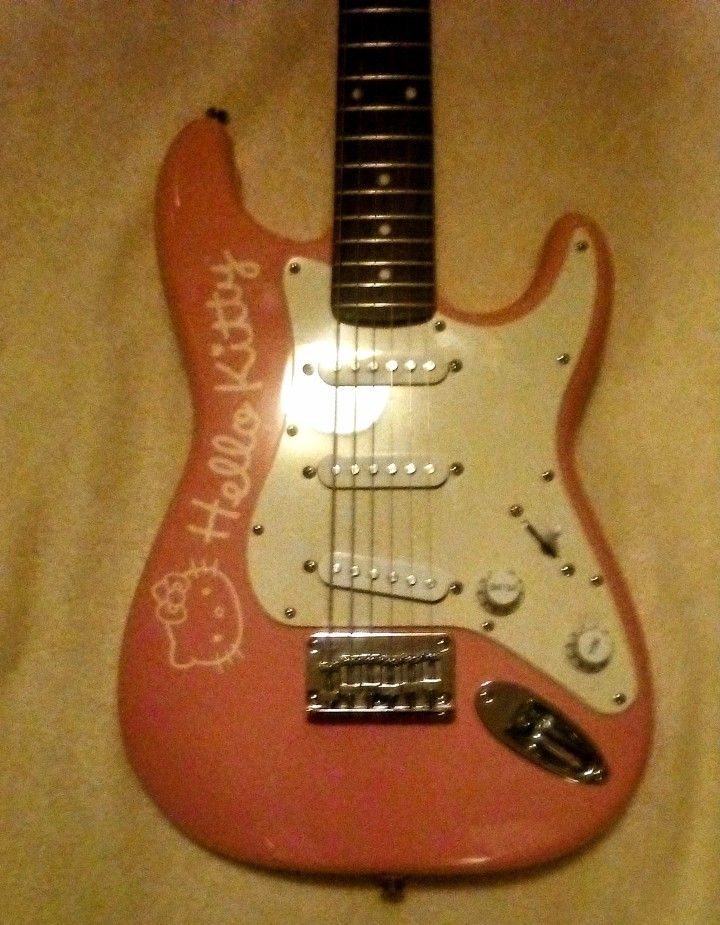 2006 Hello Kitty Fender Squire Mini Guitar