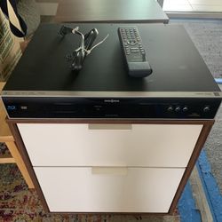 Insignia DVD BlueRay Player 