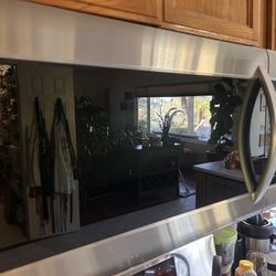 Over Range Microwave LG With Built In Fan 