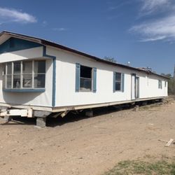14*78 Ft 1983 Mobile home (please read full description)