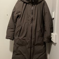 Uniqlo Winter Coat, Size M