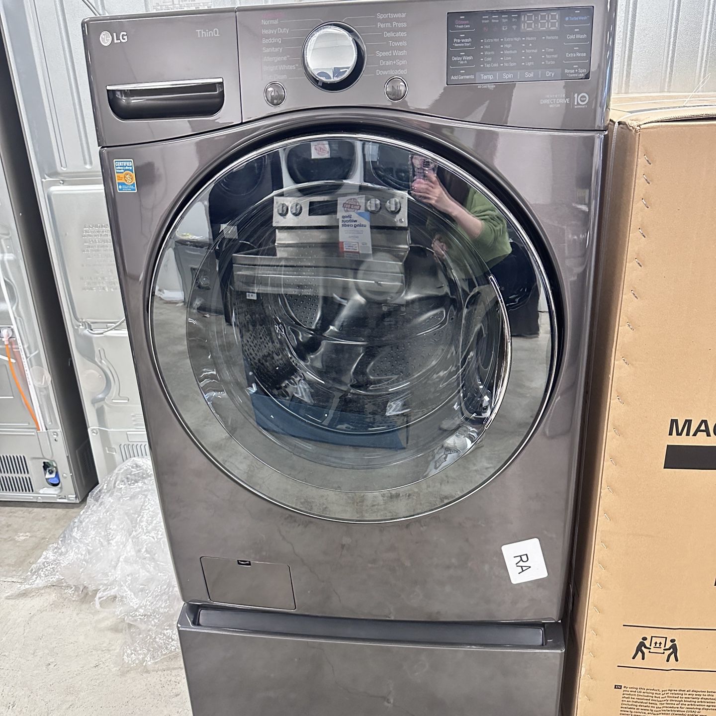 Unused LG Washer And Dryer All in One With Pedstal 