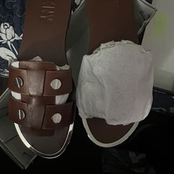 DKNY Glynn Studded Slide Sandal Women SHOES FLAT SANDALS SIZE 6.5