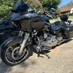2016 Harley RoadGlide (Motorcycle) 