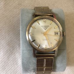 Vintage Voumard 17 J Hand Wind Swiss Made Works Good 