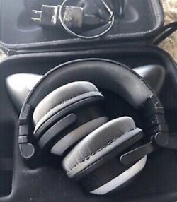 Brookstone AR102A4BKA Over Ear Wireless Headphone Black for Sale in Halndle Bch FL OfferUp