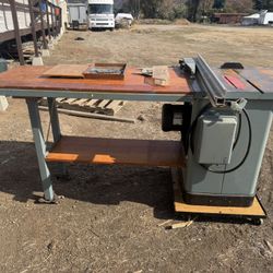 Delta Unisaw Tablesaw
