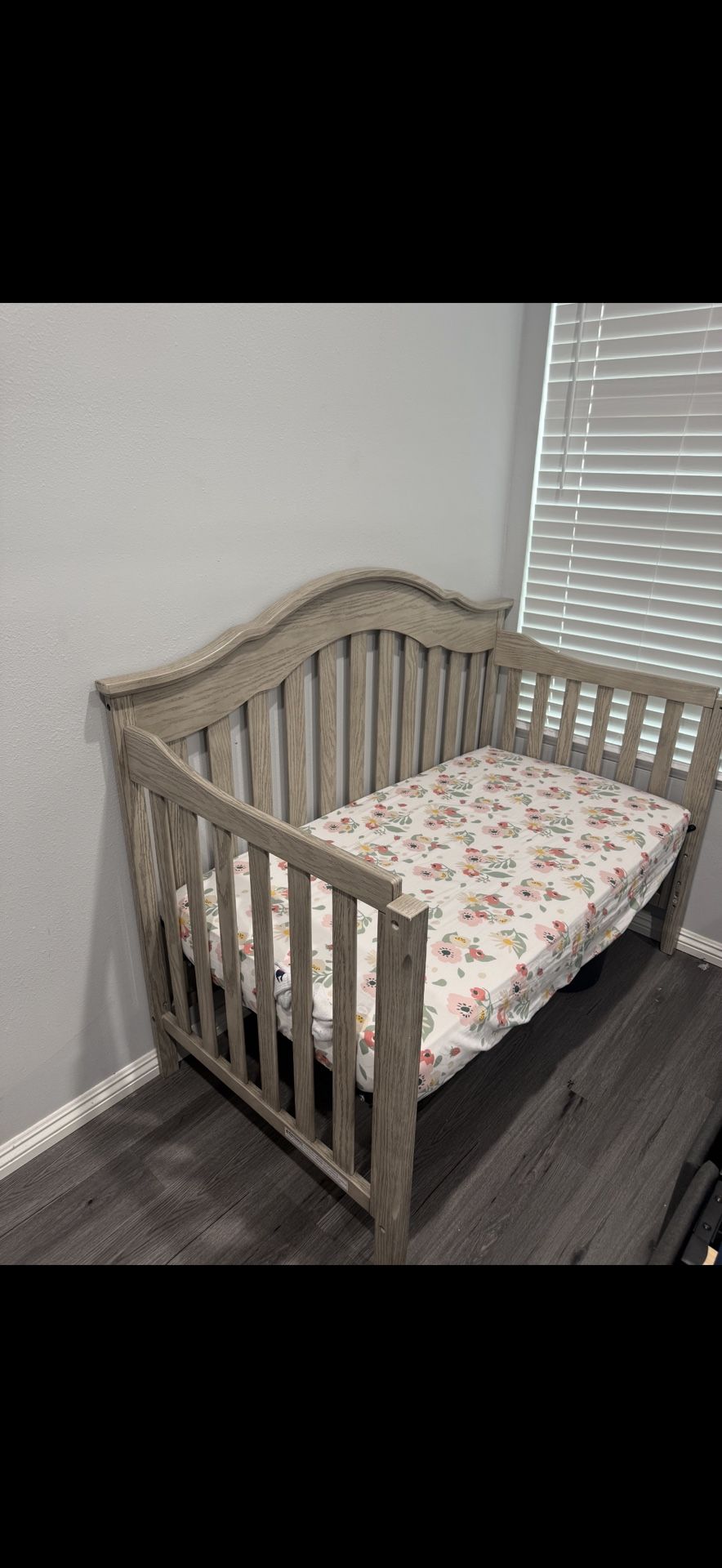 CRIB 4 In 1 