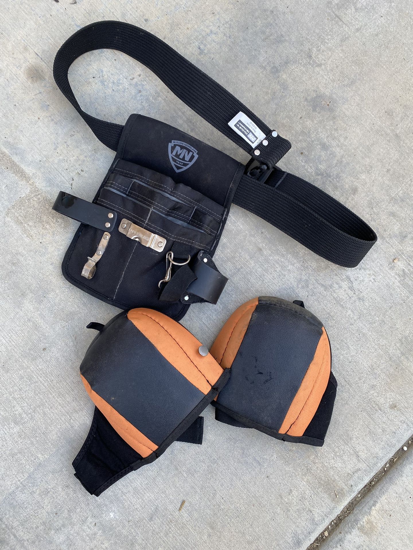 Tool Belt Knee Pads SALE PENDING GUZMAN