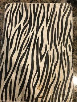 iPad Air 2 good condition, cracked screen