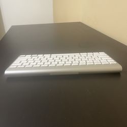 Apple Keyboard