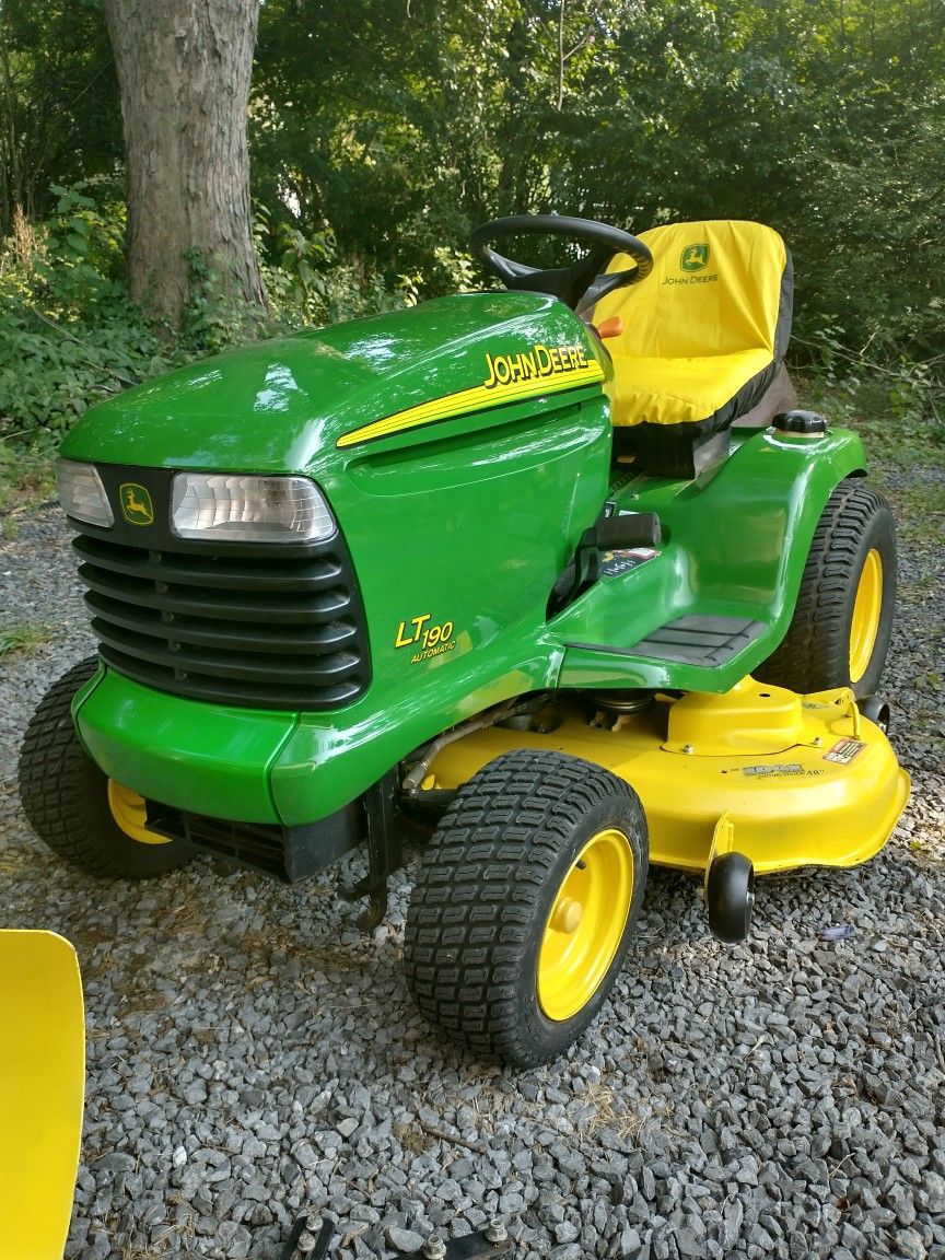 John Deere Lt 190 Add 0.00 Extra For Snow Blade and Blade Attachments Get Ready For Winter. Runs Great for Sale in Boiling Springs PA OfferUp