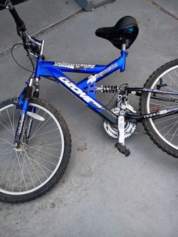 Beautiful bike needs a seat and maybe a flat tire fixer upper $30