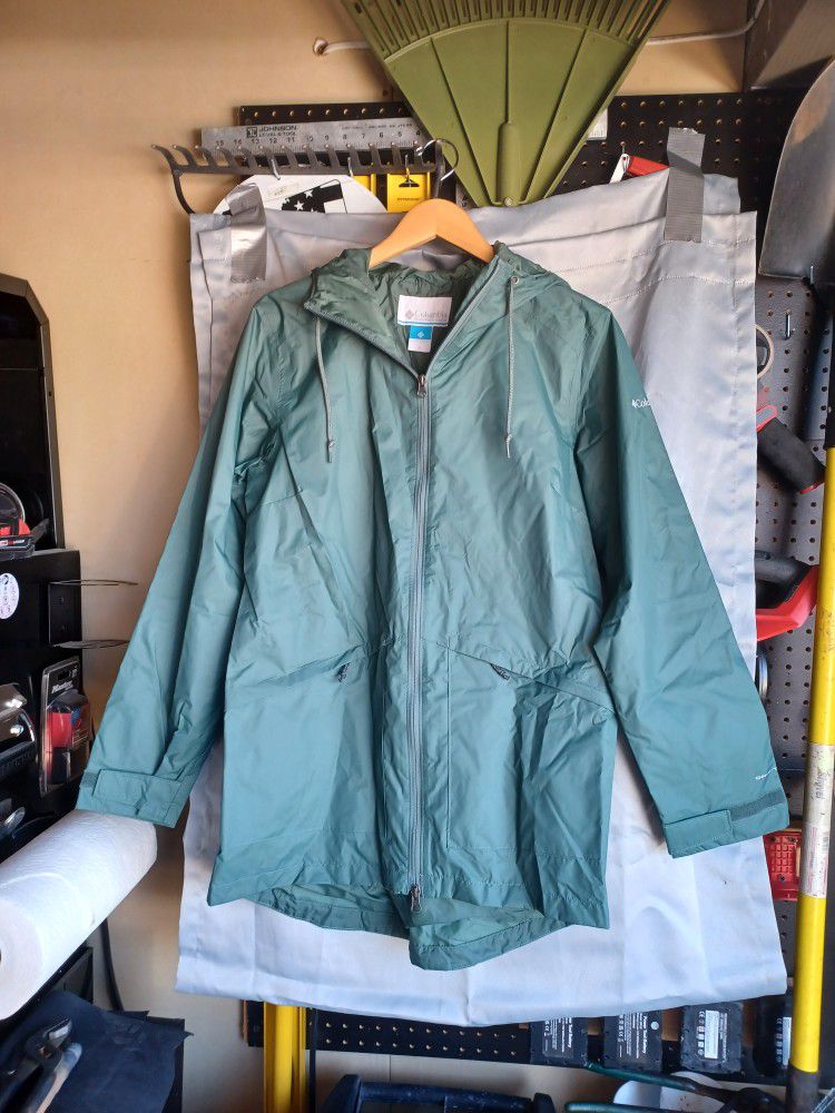 Women's Columbia Omni Tech Hooded Rain Jacket,  Size Large