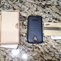 New Samsung Galaxy S4 phone with case