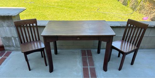 Kids craft table