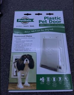 Brand New PetSafe Plastic Pet Door - Small (1-15 lbs)