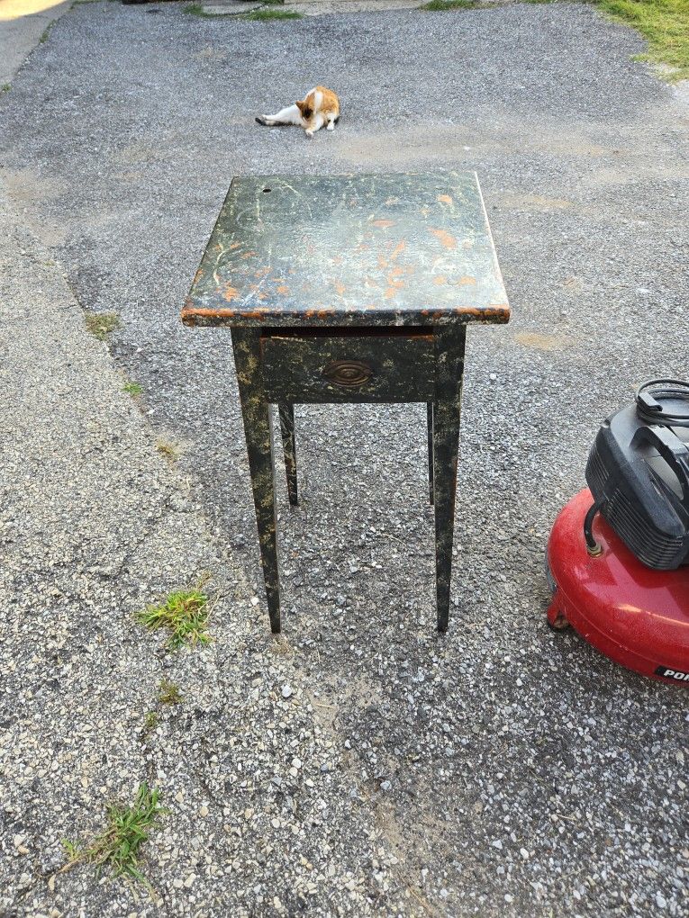 Painted End Table/ Plant Stand