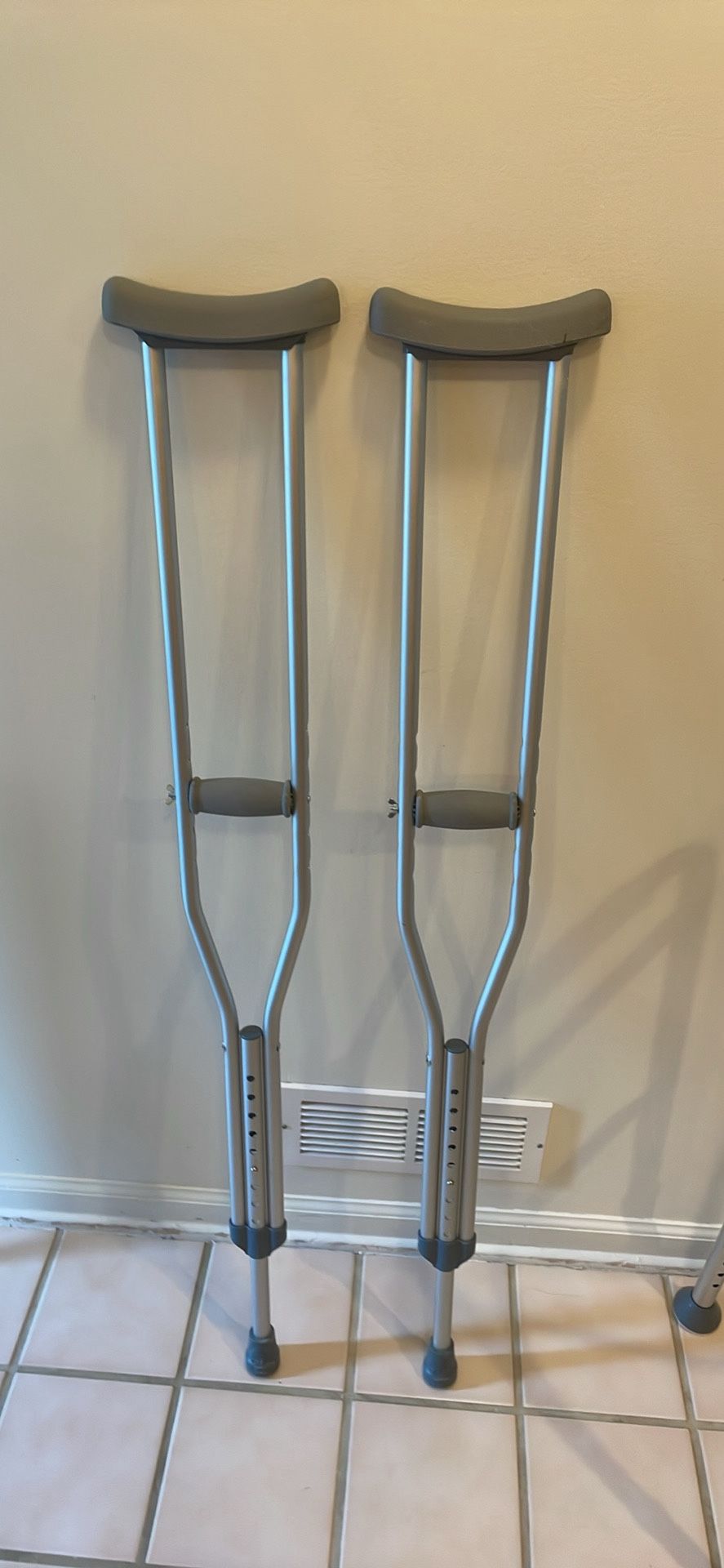 Adult Crutches