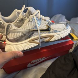 Nike men’s V5 shoes