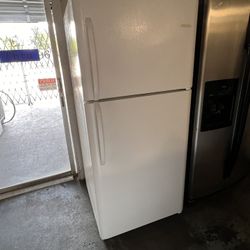 Top Freezer White Refrigerator Used 