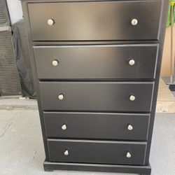 Dresser black